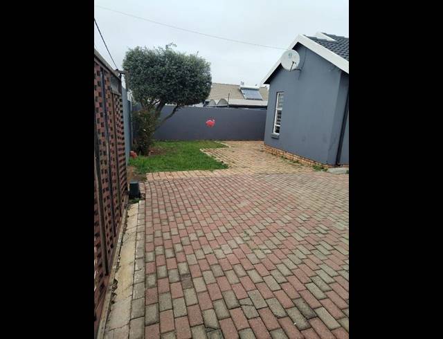 3 BEDROOM PROPERTY TO RENT IN DEVLAND